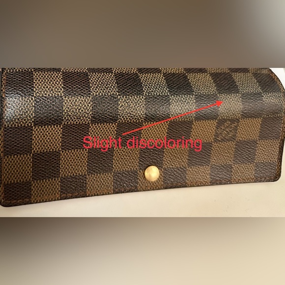 Authentic Louis Vuitton Damier Ebene Sarah wallet from 2005 in used condition. - Picture 5 of 15